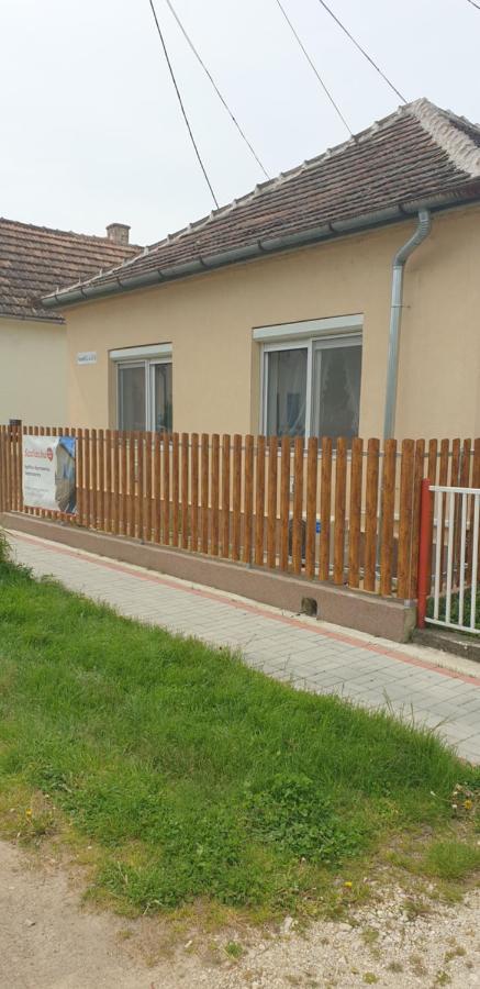 Napfeny Apartmanhaz Balatonberény Exterior foto
